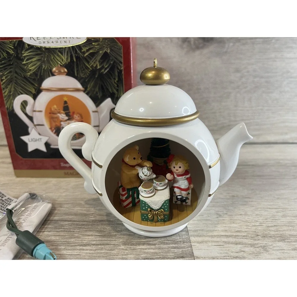 Hallmark Keepsake Ornament Magic Teapot Party LIGHT 1997 Near Mint Working W Box